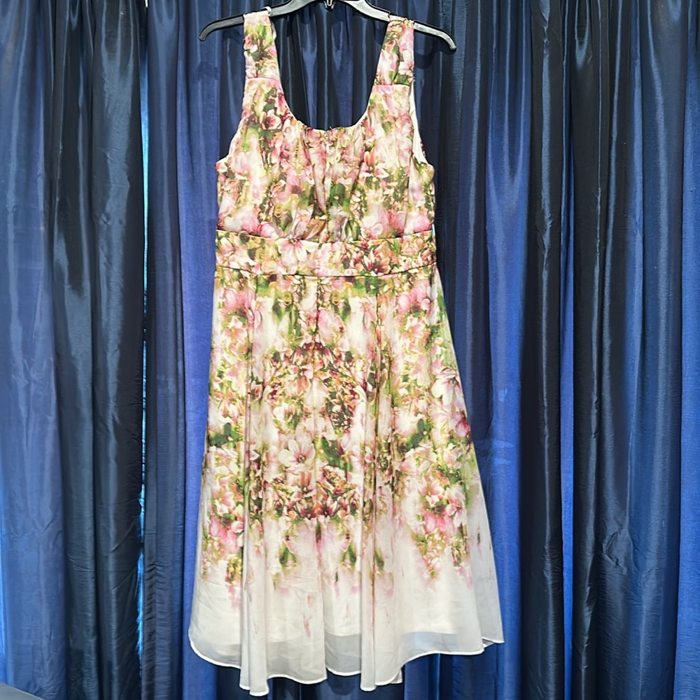 Signature Ella Midi Floral Dress, size 16W. - Picture 2 of 5